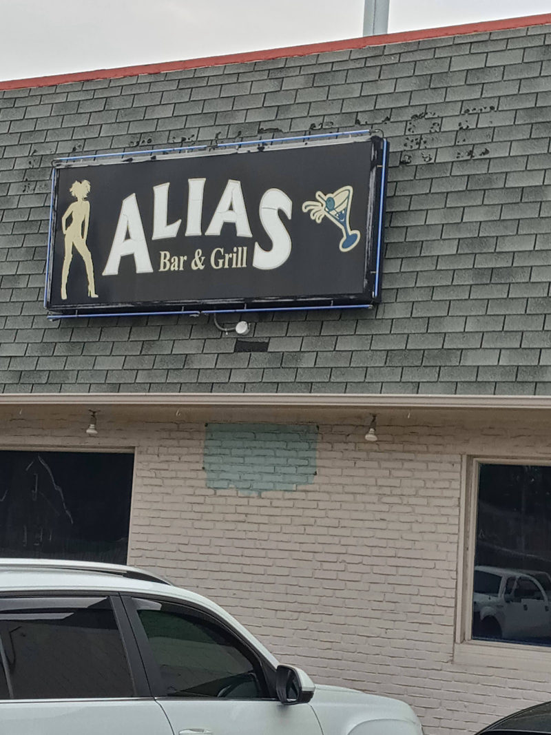 Alias Bar & Grill in Warren